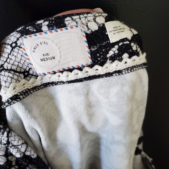 Postmark Black & White Structured Top | Medium - Picture 8 of 8